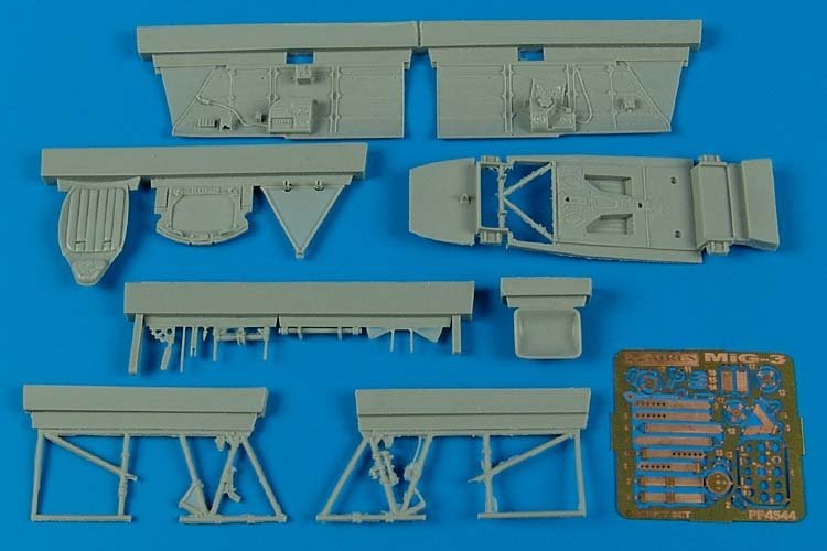 Ensemble cockpit MiG-3 Aires 4544 au 1/48 Trumpeter