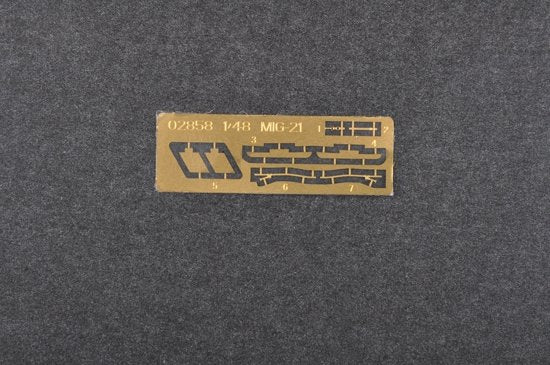 Trumpeter 02865 MiG-21UM Mongol B (1/48)  – immagine 11