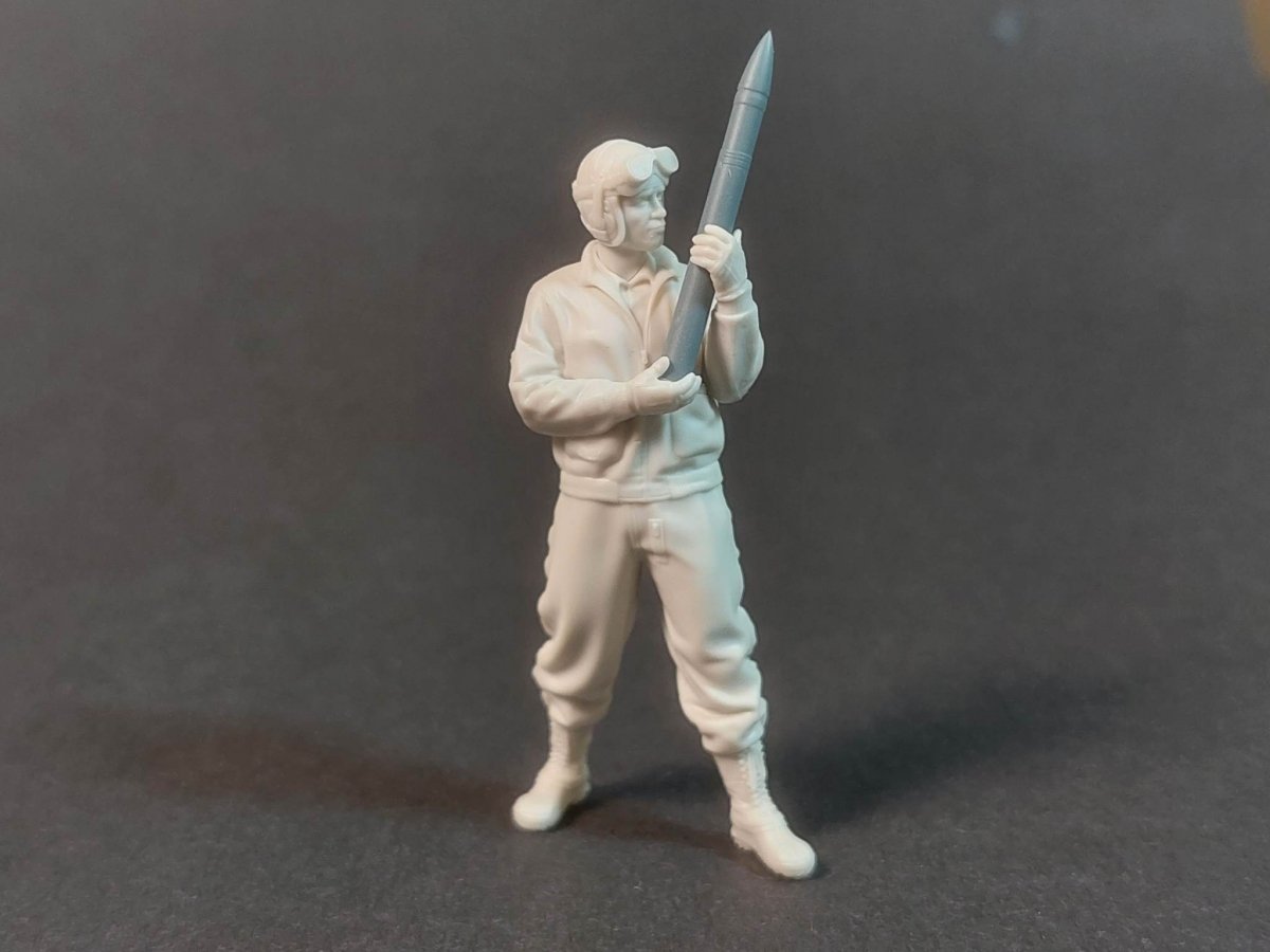 Panzer Art FI35-185 : Char américain chargeant des munitions de 76 mm n° 2 au 1/35
