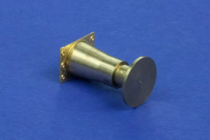 Le kit de tampon plat de chemin de fer RB Model 35A09 en laiton tourné et photogravé contient deux tampons à l&amp;#39;échelle 1/35.