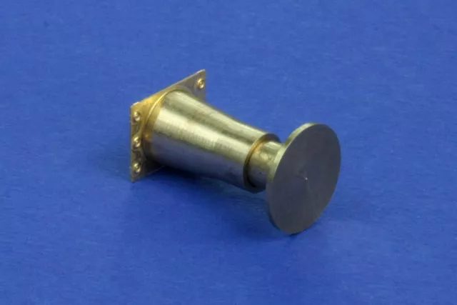 Le kit de tampon plat de chemin de fer RB Model 35A09 en laiton tourné et photogravé contient deux tampons à l&amp;#39;échelle 1/35.
