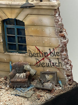 RT-Diorama 35025 Socle de diorama : Maison de ville allemande 1/35 – immagine 8