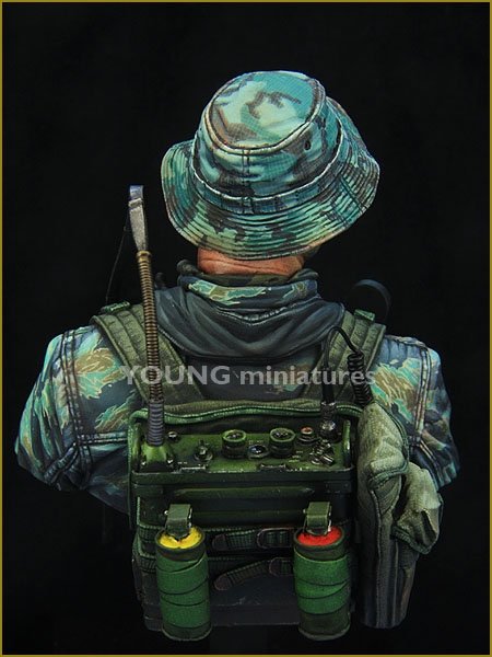 Young Miniatures YM1845 US NAVY SEAL VIETNAM 1/10 – image 3