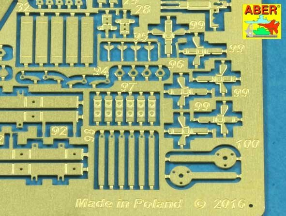 Aber 35259 Sd.Kfz.18 Pz.Kpfw.VI Ausf.E Tiger I (s.PzAbt. 501 en Tunisie) (1/35) – imagen 6