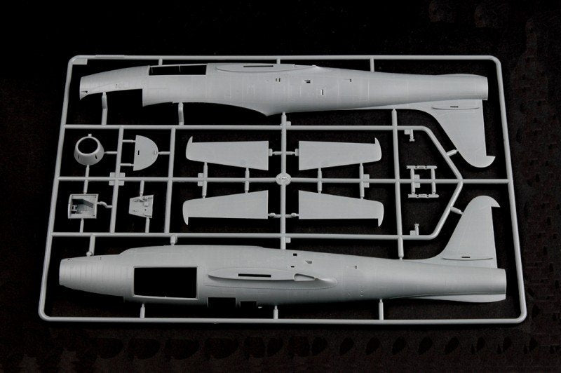 Hobby Boss 83207 F-84E Thunderjet 1/32 – immagine 4