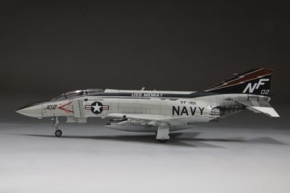 Fine Molds 72743 Maquette d&amp;#39;avion de chasse à réaction F-4J de l&amp;#39;US Navy « USS Midway 1978 » au 1/72 – image 4