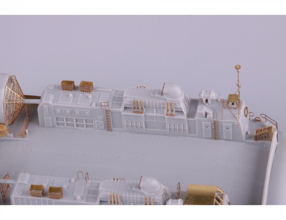 Eduard BIG5348 USS Iwo Jima LHD-7 pt.2 TRUMPETER 1/350  – immagine 5