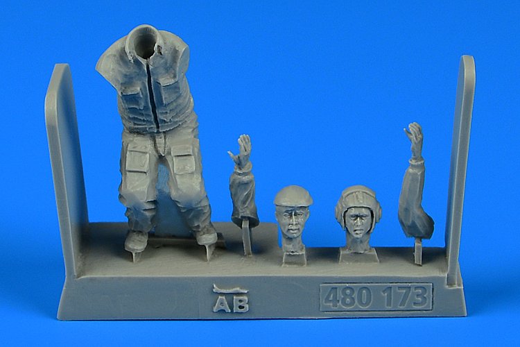 Aerobonus 480173 Mécanicien d&amp;#39;aéronefs soviétique - période du pacte de Varsovie (2) 1/48