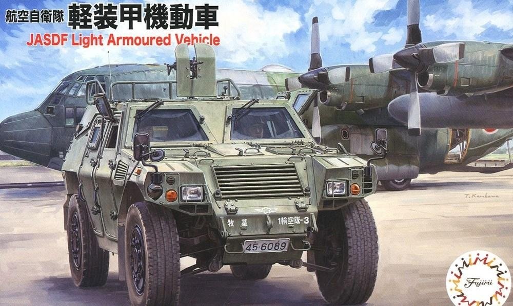 Fujimi 723136 Véhicule blindé léger JASDF 1/72