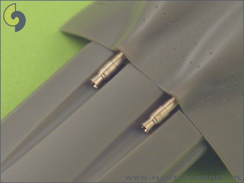 Ensemble d&amp;#39;armement Master AM-48-019 Fw 190 A7, A8 (embouts de canon MG 131, canons MG 151, carénages MG 151) et tube Pitot (1/48) – image 4