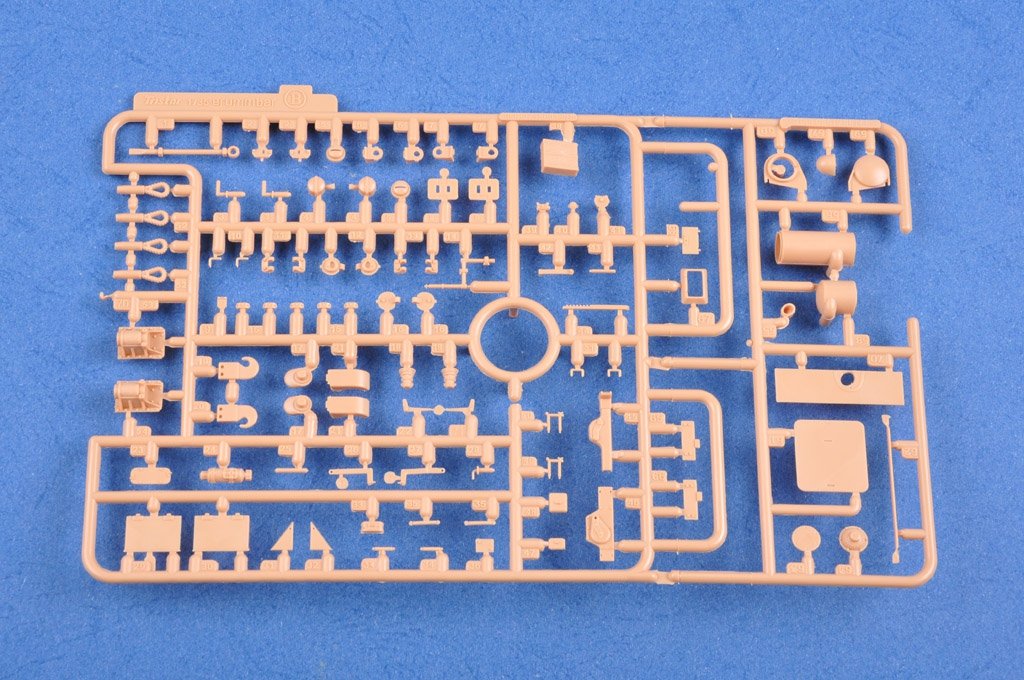 Hobby Boss 80135 STURMPANZER IV allemand, VERSION PRÉCOCE, MILIEU DE PRODUCTION AVEC INTÉRIEUR  – image 6