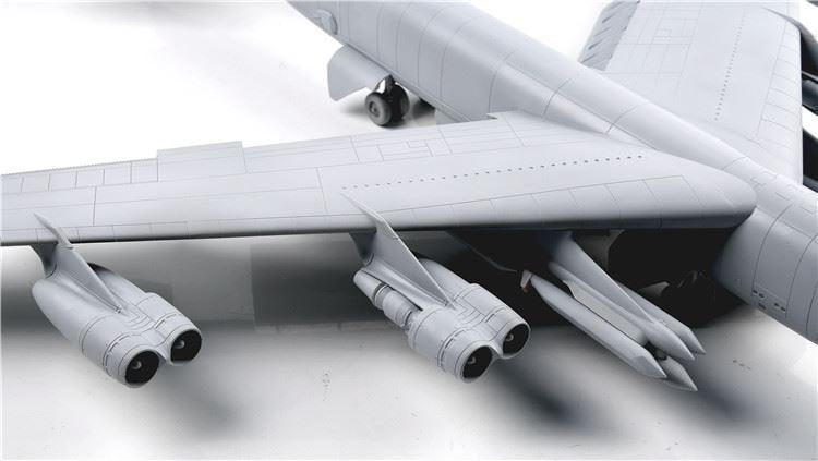 Modelcollect UA72200 B-52H US Stratofortress Bombardier stratégique 1/72 – imagen 15