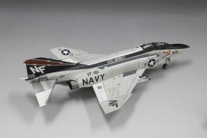 Fine Molds 72743 Maquette d&amp;#39;avion de chasse à réaction F-4J de l&amp;#39;US Navy « USS Midway 1978 » au 1/72 – image 3