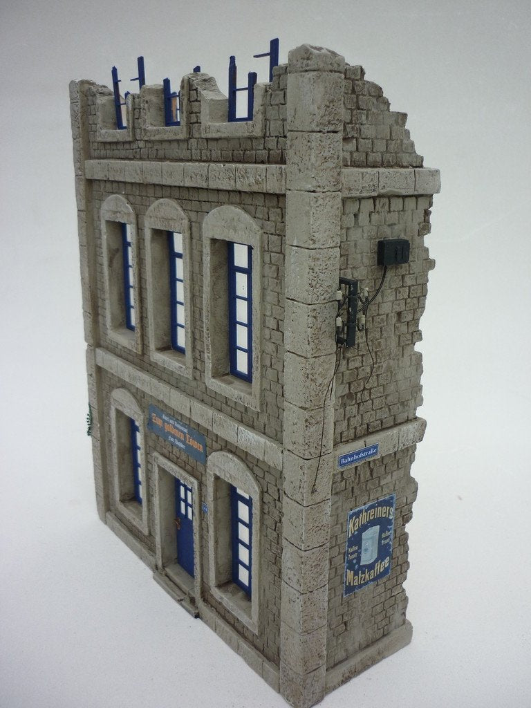 RT-Diorama 35198 Bâtiment urbain endommagé 1/35 – image 7