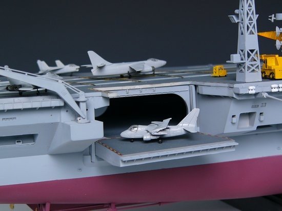 Trumpeter 05605 US CVN-68 Nimitz porte-avions 1975 (1/350) – Bild 9