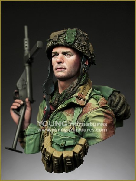 Young Miniatures SL005 COUPLE BRITANNIQUE DE LA SECONDE GUERRE MONDIALE - Red Devil – image 5
