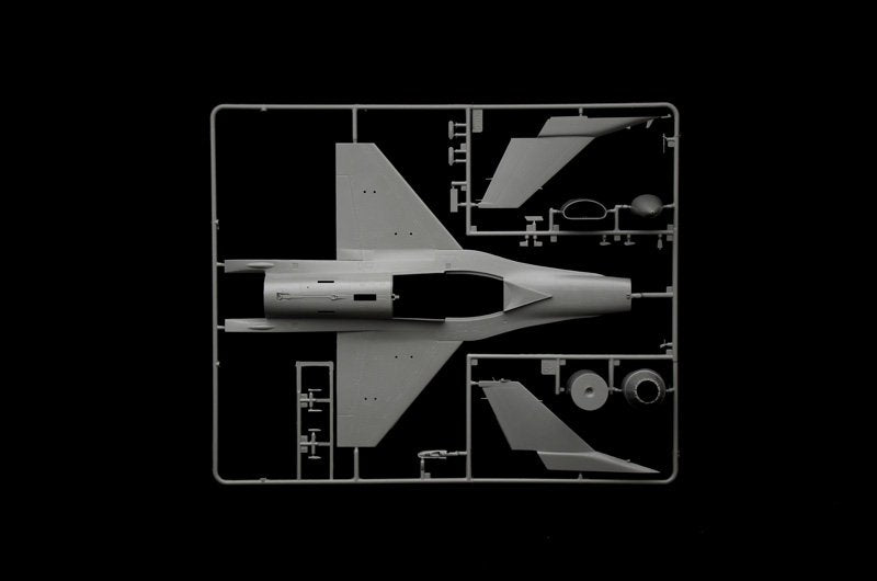 Italeri 2825 F-16C Fighting Falcon 1/48 – image 9