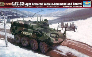 Trumpeter 00371 USMC LAV-C2 Véhicule blindé léger - Commandement et contrôle (1/35)