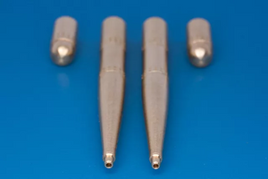 Canons Hispano 20 mm RB Model 32AB09 pour Spitfire (ailes E et C) : 2 canons et 2 emplacements, échelle 1/32