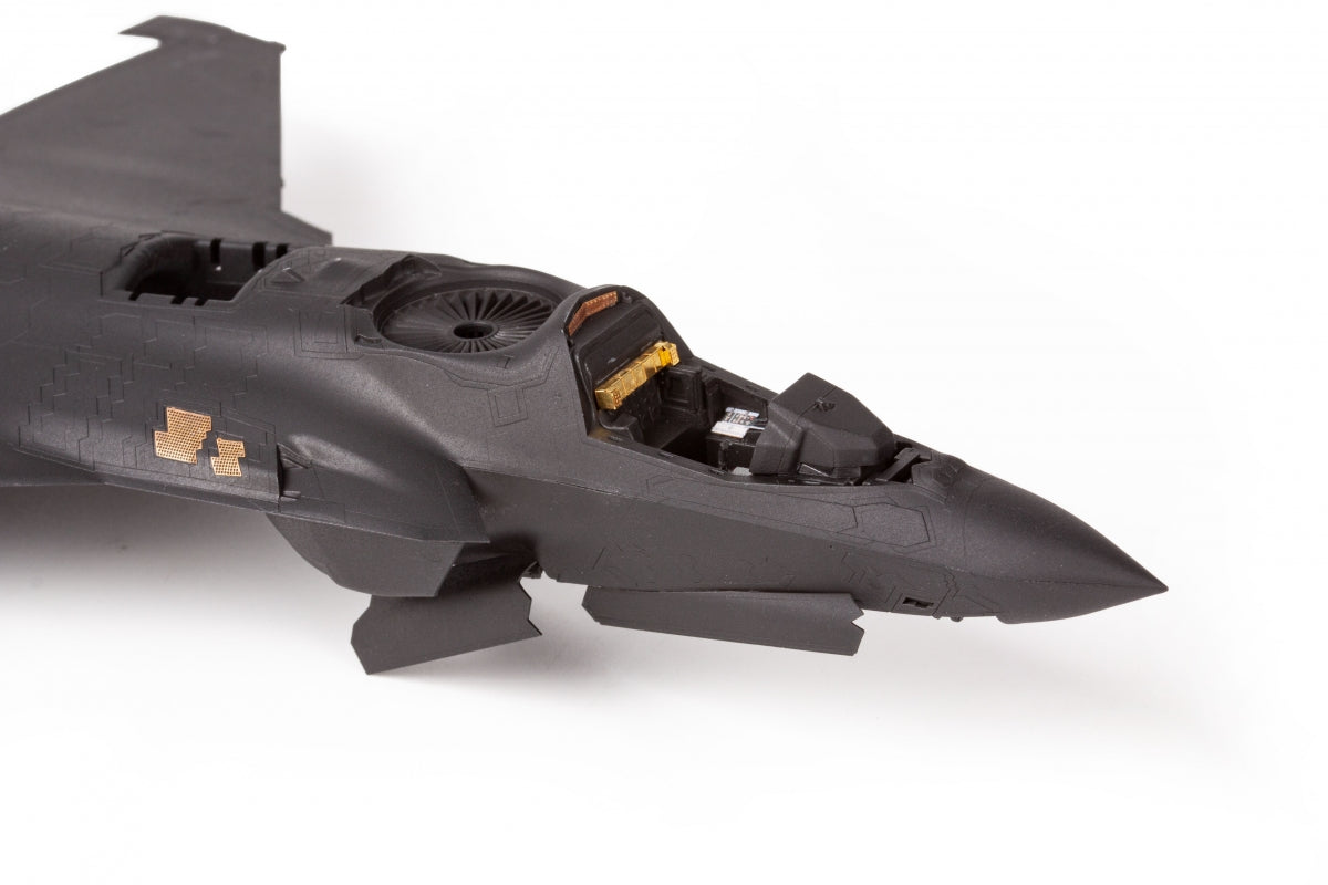 Eduard 73832 F-35B TAMIYA 1/72 – image 4