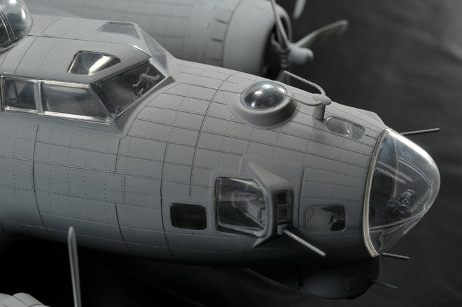 Maquettes HK Models 01E04 B-17 Flying Fortress F et G (1/32) – immagine 13