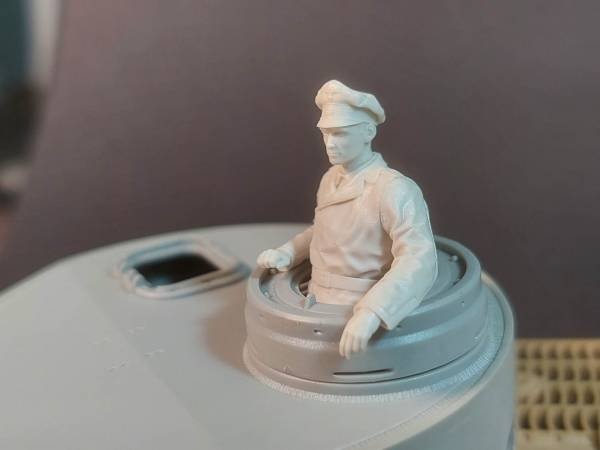 Panzer Art FI35-177 Commandant de char Waffen-SS (char Tigre) 1/35