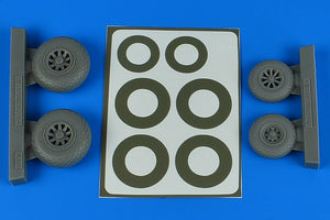 Aires 4849 A-26B/C (B-26B/C) Roues Invader et masques de peinture tardifs - motif diamant 1/48 ICM