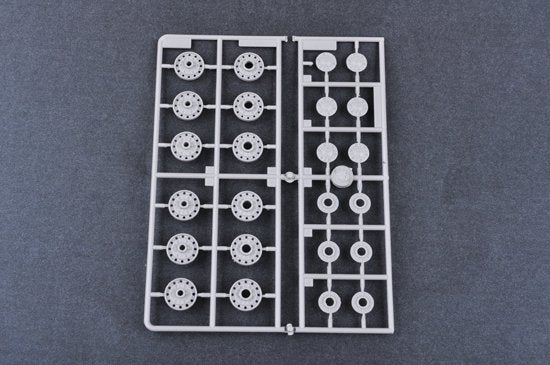 Trumpeter 05552 KV-5 Char super lourd (1/35) – image 12