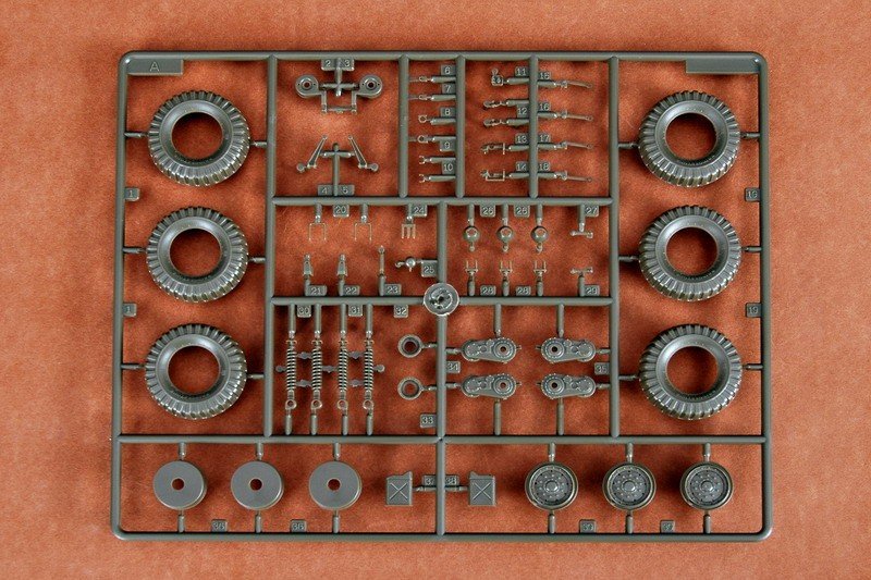 Trumpeter 00327 Véhicule de reconnaissance JGSDF Type 87 (1/35) – image 16