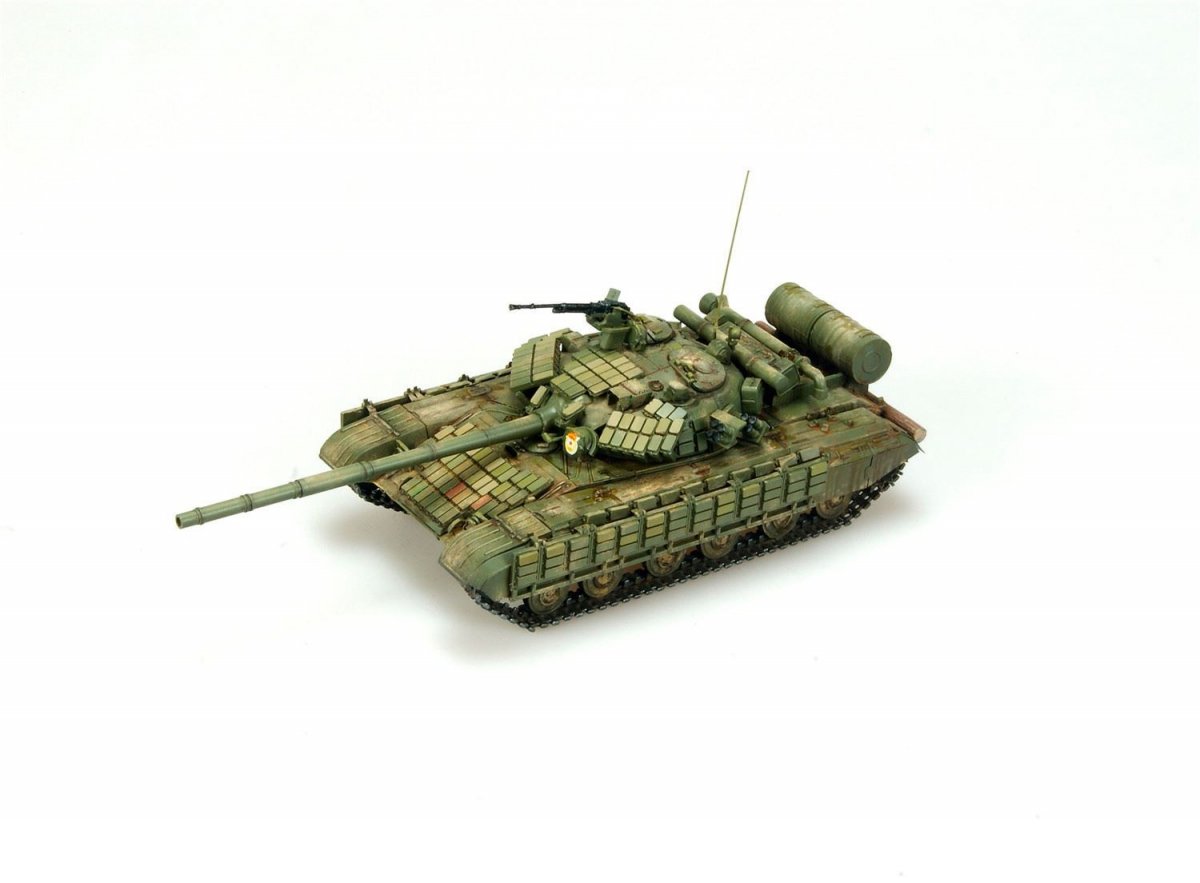 Modelcollect UA72059 Char de combat principal T-64AV (1/72) – image 4