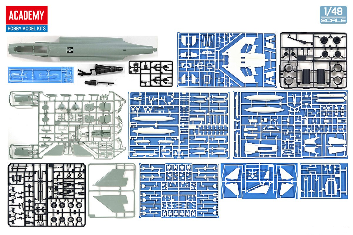 Maquette Academy 12356 USMC F-4J Phantom II VMFA-333 Shamrocks 1/48 – image 2