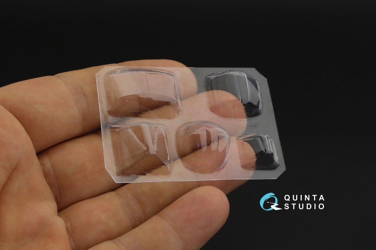 Quinta Studio QC72046 Uh-1B verrière transparente sous vide (Italeri) 1/72 – immagine 3