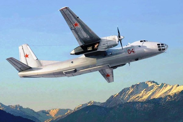 Maquette A-Model 72220 Antonov An-30 soviétique « Clank » au 1/72