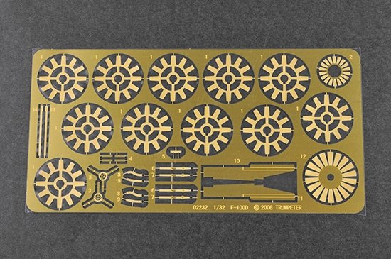 Trumpeter 03221 F-100C Super Sabre 1/32 – image 13