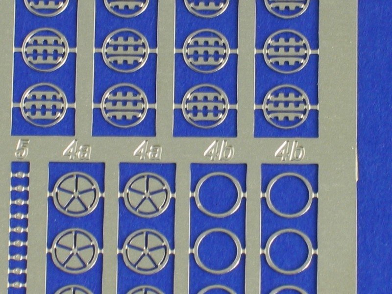Aber 24009 Grilles d&amp;#39;aération pour voitures Ferrari (1/24) – image 3