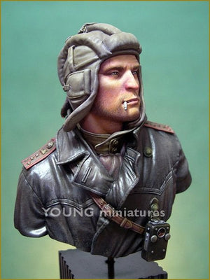 Young Miniatures YM1823 COMMANDANT DE CHAR SOVIÉTIQUE 1944 1/10 – immagine 2