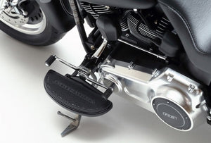 Tamiya 16041 Harley Davidson FLSTFB Fat Boy Lo 1/6 – image 11