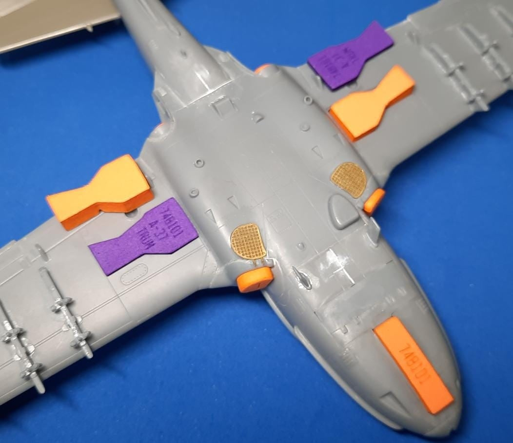Omask 748101 Bouchons de puits de train d&amp;#39;atterrissage A-37 Dragonfly (pour Trumpeter) 1/48 – imagen 2