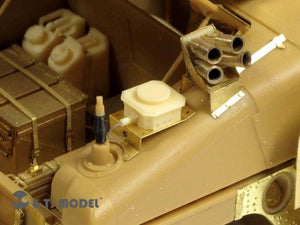 ET Modèle E35-078 US ARMY HUMVEE Blue Force Tracker &amp;amp; SINCGAR Unit (Pour kit BRONCO) (1/35) – image 5