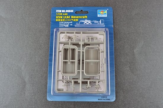Trumpeter 06644 Aéroglisseur LCAC USN 1/350 – immagine 5