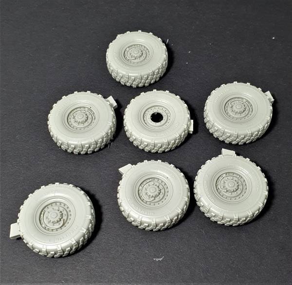 Panzer Art RE35-709 FMTV Roues de route (Michelin) 1/35  – Bild 2