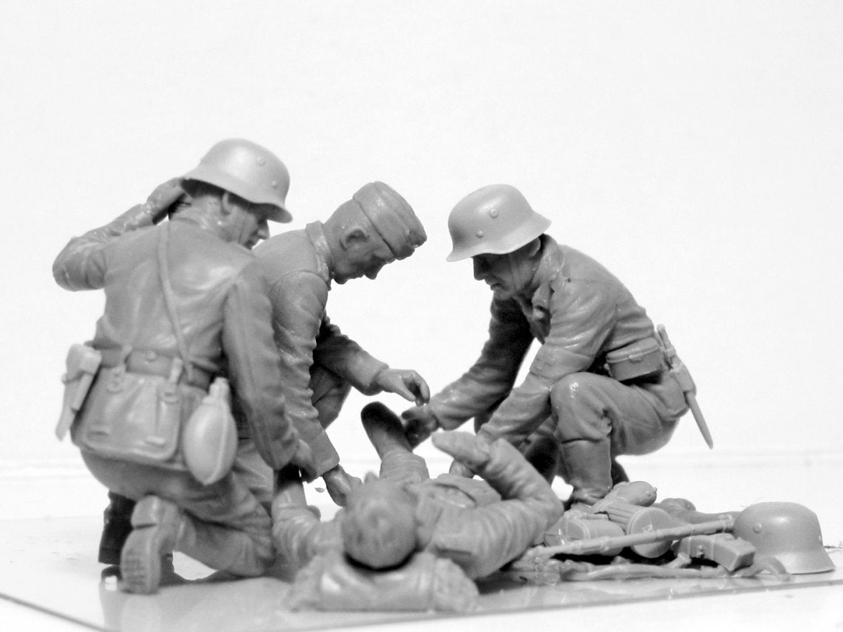 ICM 35620 Personnel médical militaire allemand de la Seconde Guerre mondiale, échelle 1/35 – imagen 3