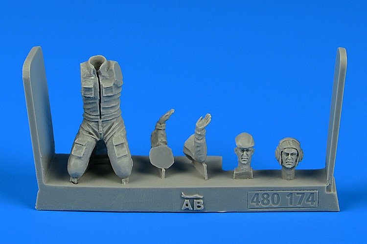 Aerobonus 480174 Mécanicien d&amp;#39;aéronefs soviétique - période du pacte de Varsovie (3) 1/48