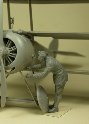 Copper State Models F32-026 RFC Mécanicien d&amp;#39;aviation vérifiant l&amp;#39;avion 1/32 – image 4