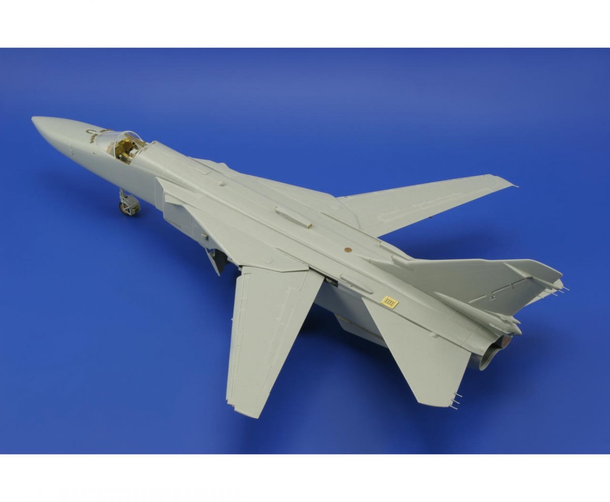 Eduard 48695 Su-24M Fencer D extérieur 1/48 Trumpeter  – image 4