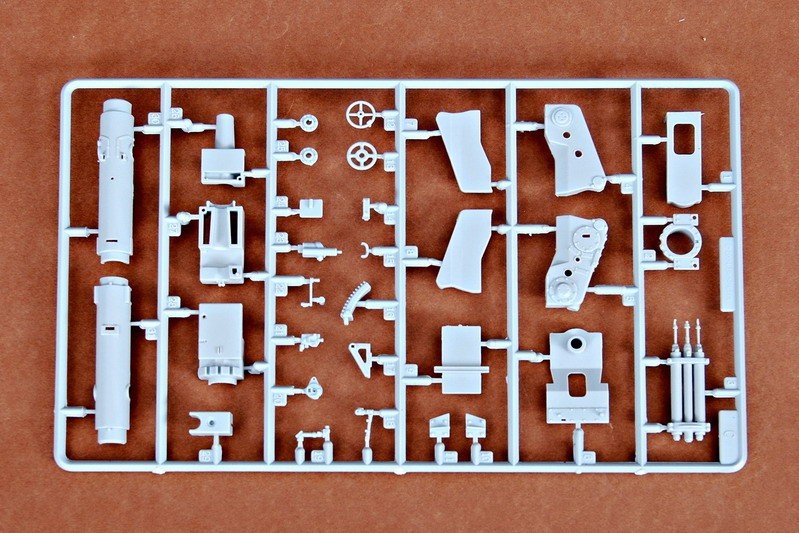 Trumpeter 00350 German 12.8cm Selbstfahrlafette L/6 Sturer Emil 1/35 – zdjęcie 8