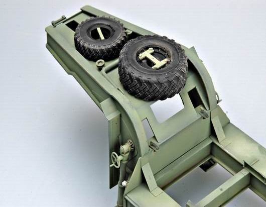 Trumpeter 00211 MAZ-537G type intermédiaire avec semi-remorque MAZ/ChMZAP 5247G (1/35) – immagine 9