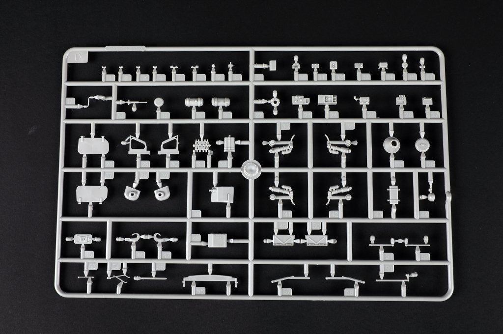 Trumpeter 09605 Véhicule de lancement russe 9P149 avec système de missile antichar 9K114 Shturm-S 1/35 – immagine 14