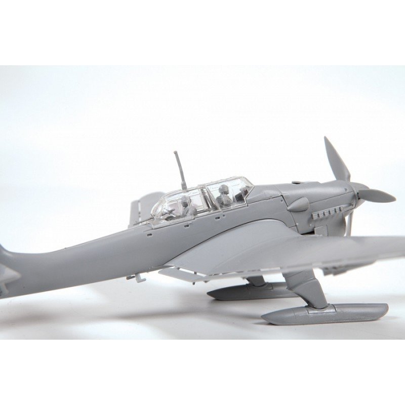 Zvezda 7323 Ju-87B2/U4 &amp;quot;StuKa&amp;quot; avec skis Bombardier en piqué allemand 1/72 – immagine 3