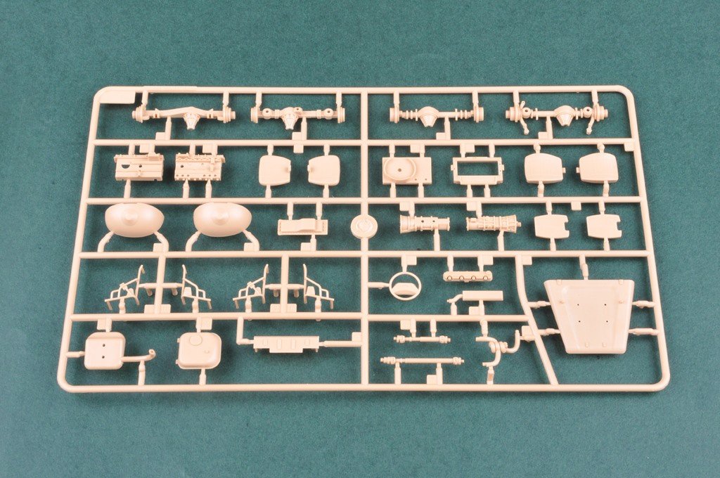 Hobby Boss 82447 Land Rover WMIK w/ MILAN ATGM 1/35 – zdjęcie 5